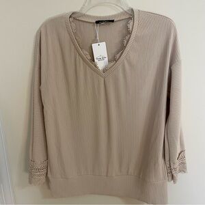 Trendy Queen Chic Beige Ribbed Lace-Accent Blouse Women’s Size M
